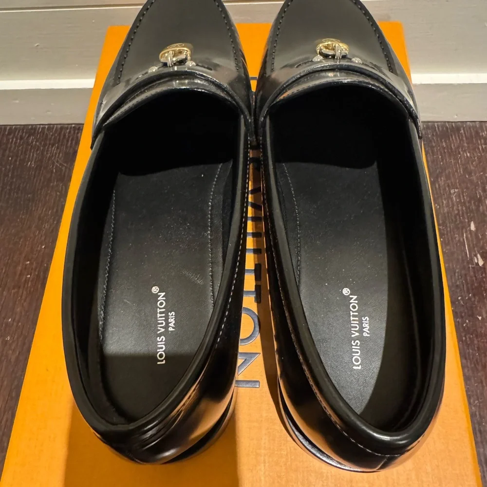 Louis Vuitton Black Leather Padlock
Loafers Women IT 41 US 11 LV Lock
Flats - Picture 6 of 11